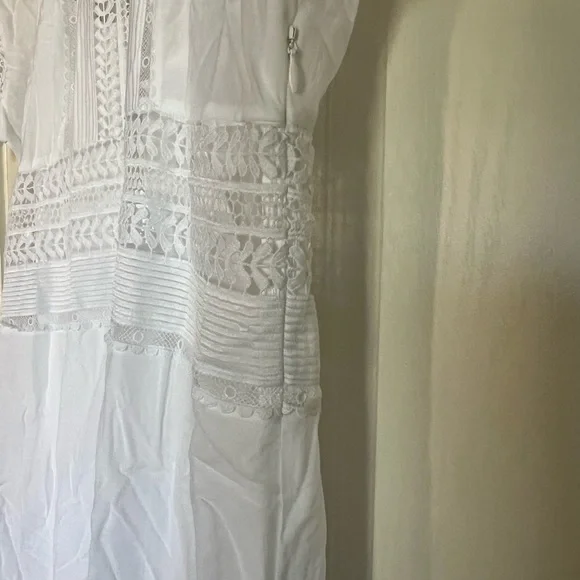 Banana Republic AURIENE LACE
MAXI DRESS - Picture 9 of 13